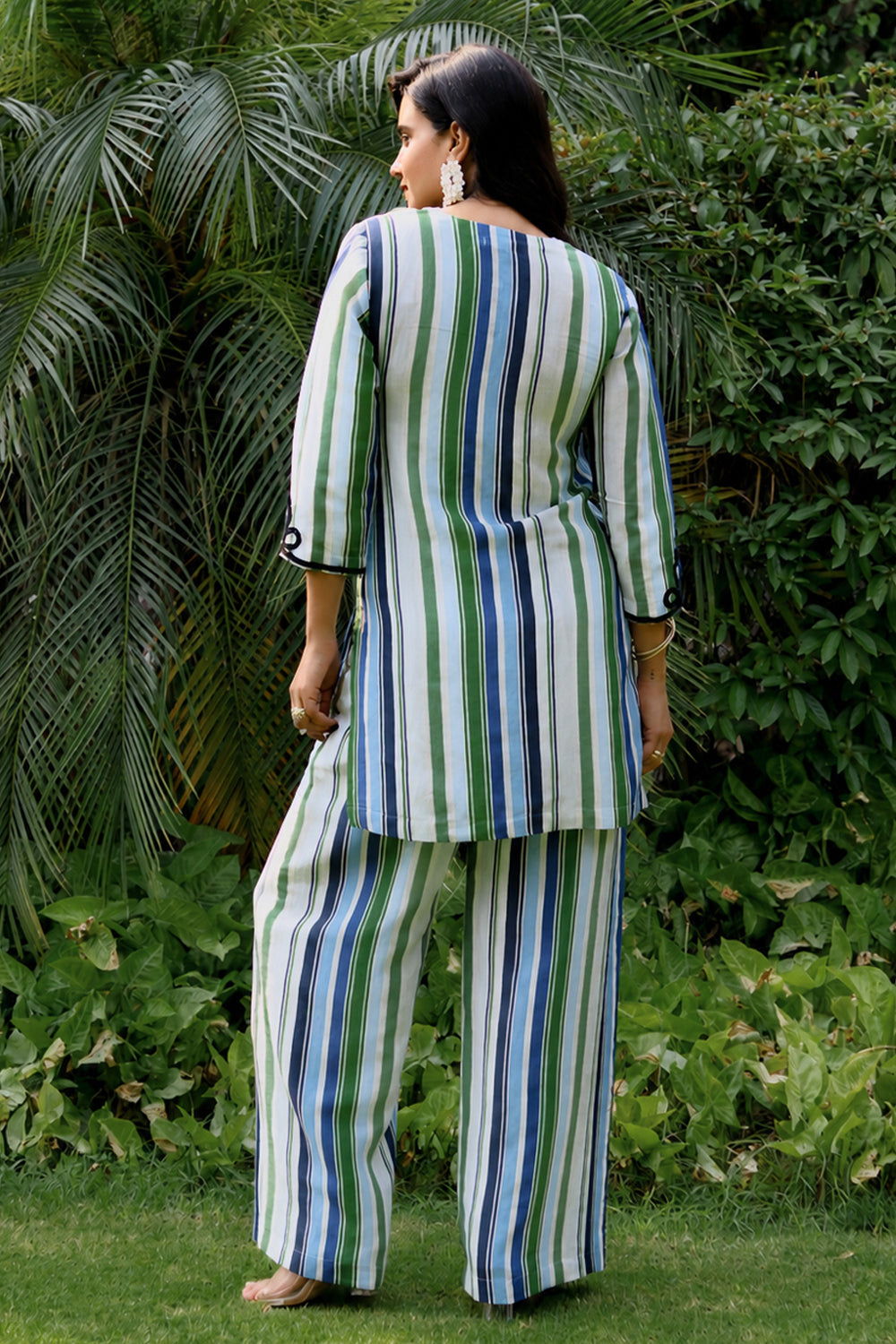 Printed Kurta Set With Lace Embroidery