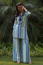 Printed Kurta Set With Lace Embroidery