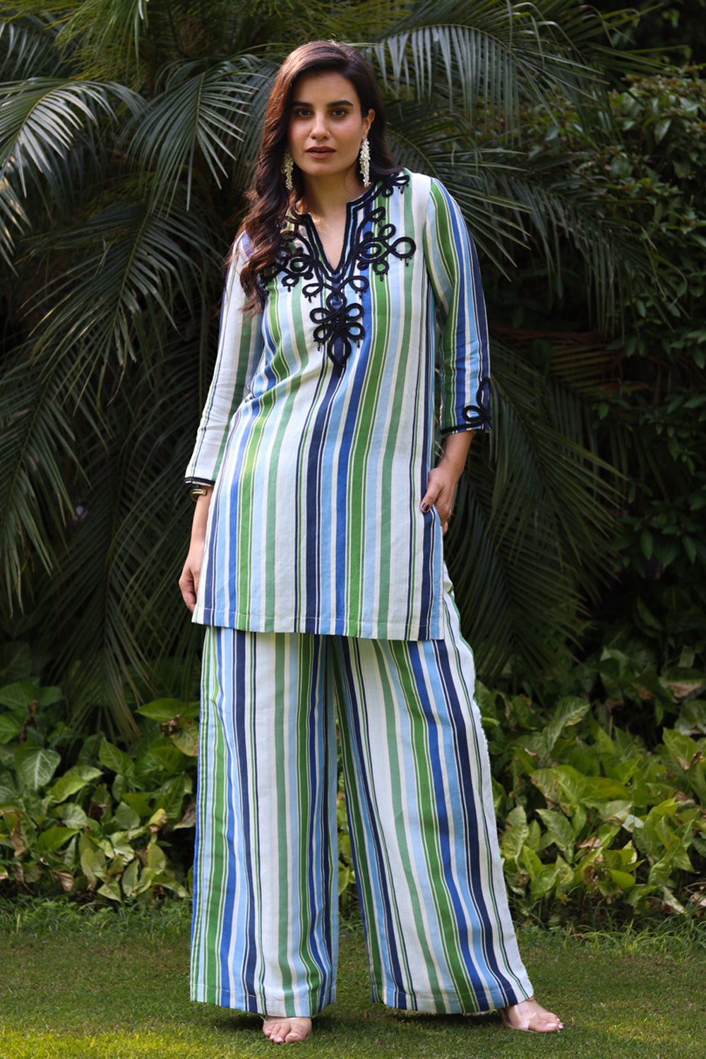 Printed Kurta Set With Lace Embroidery