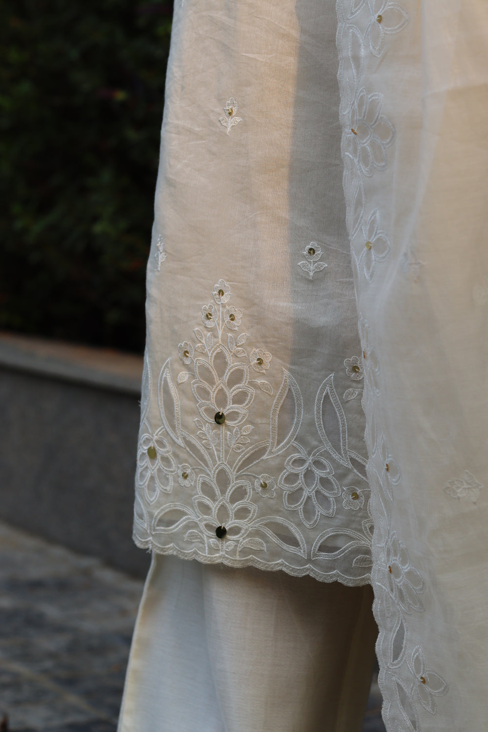 Dua Mul Chanderi Embroidered Kurta Set