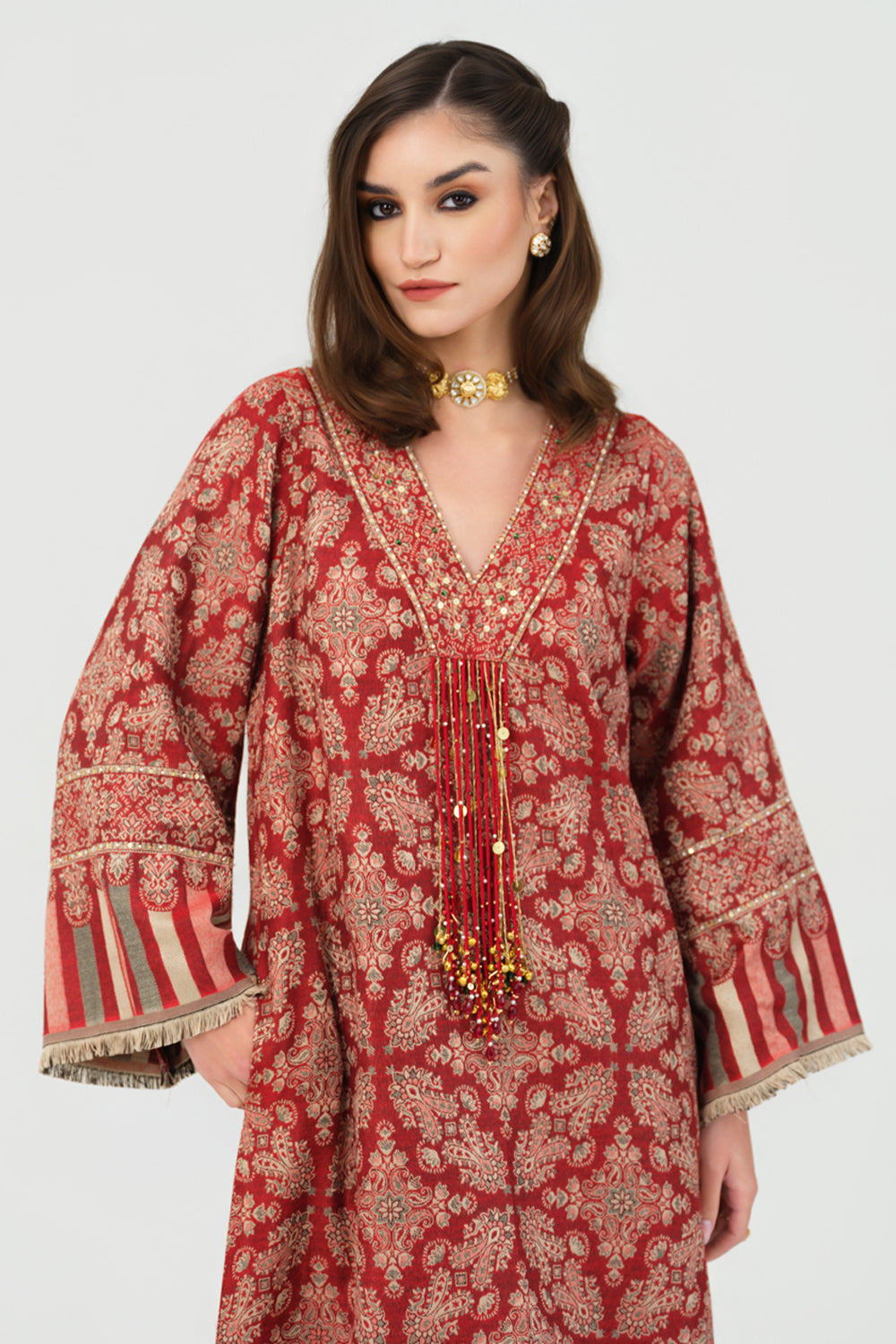 Arushi Mehra In Our Inaaya Embroidered Shawl Kaftan (Red)