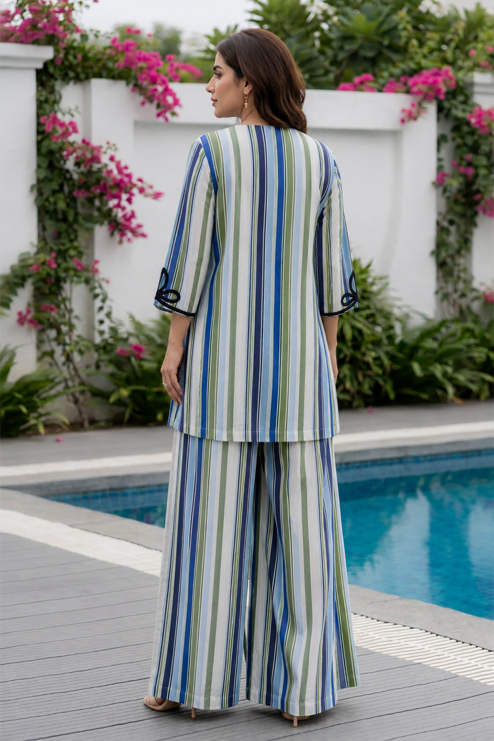 Printed Kurta Set With Lace Embroidery