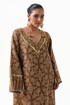 Hania Embroidered Shawl Kaftan (Mustard)